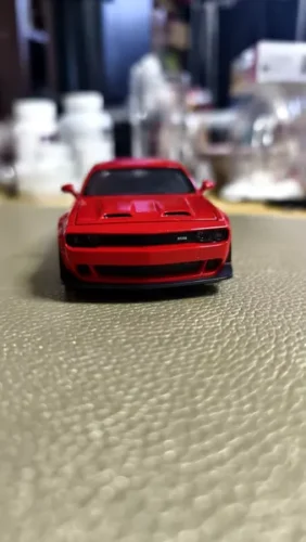 Dodge Challenger Hellcat Miniatura Para Colecionadores photo review