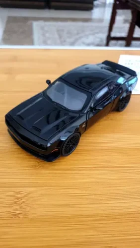 Dodge Challenger Hellcat Miniatura Para Colecionadores photo review