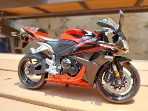 Honda CBR 600RR Moto Miniatura Realista photo review