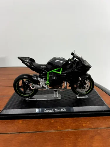 Kawasaki Ninja H2R Moto Miniatura Realista photo review