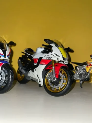 Yamaha R1M Moto Miniatura Realista photo review