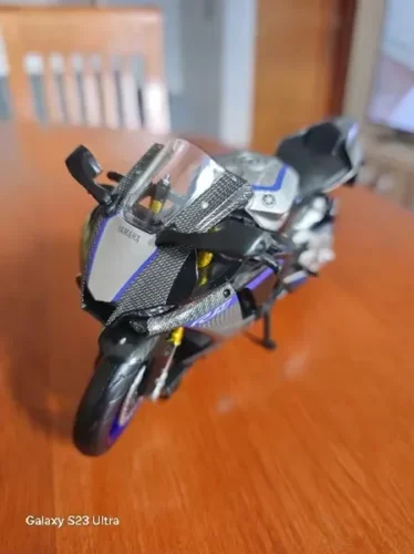 Yamaha R1M Moto Miniatura Realista photo review